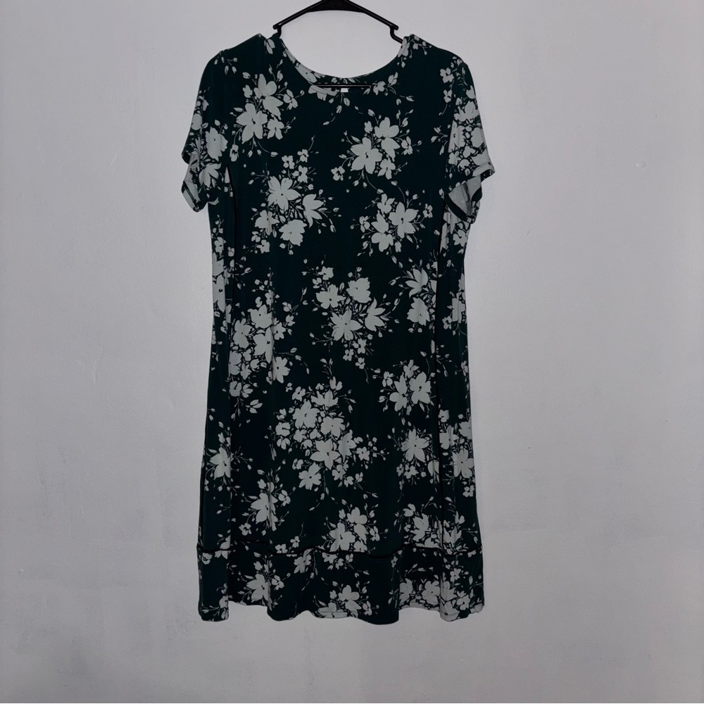 J. Jill Wearever Green White Floral Tunic Top M